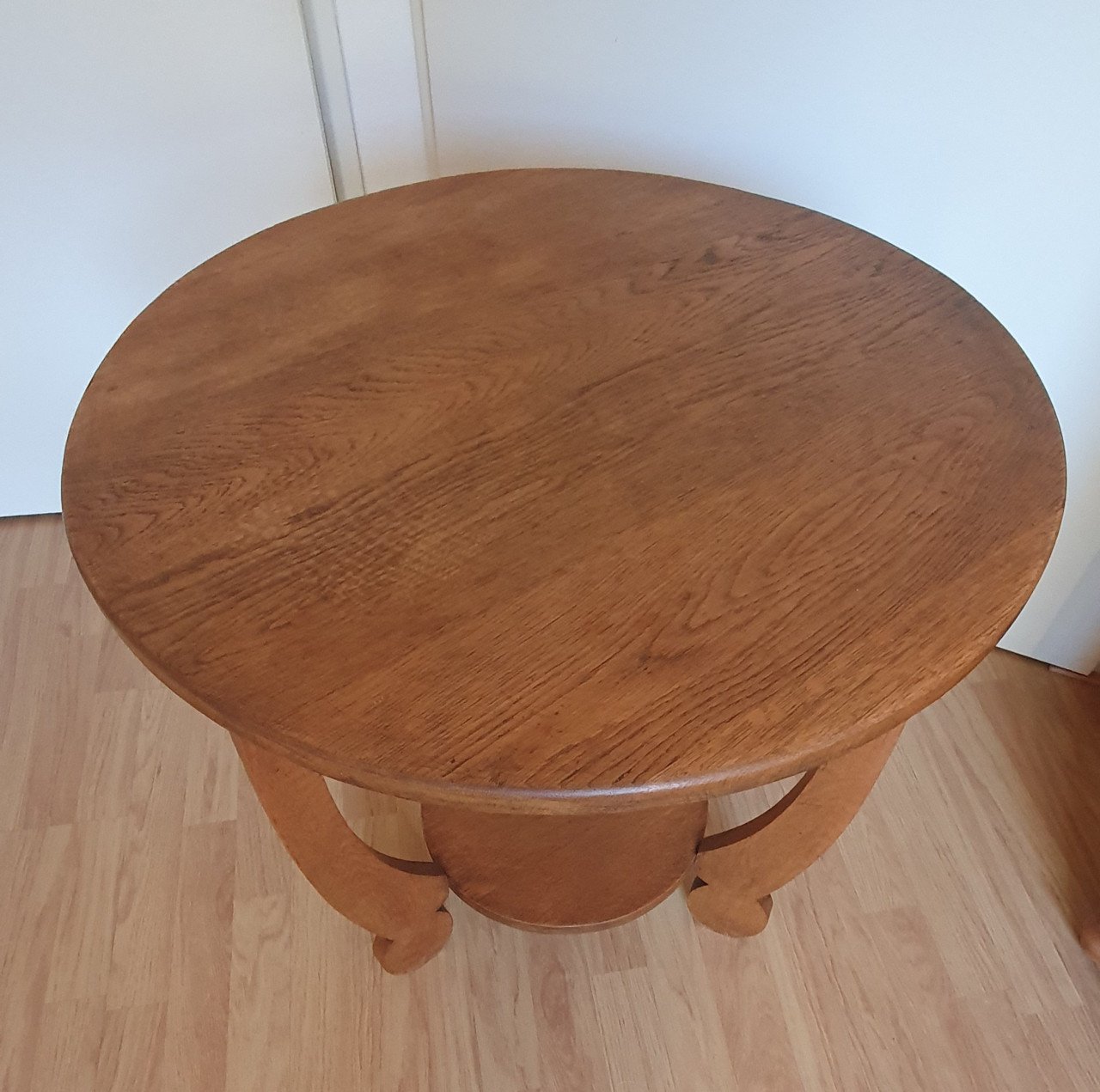 Mooi eiken Art Deco ronde tafeltje