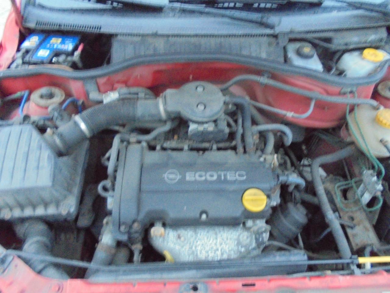 Corsa uit het bouwjaar 2001 met 146.445 Km met N.A.P rijd goed  € 950