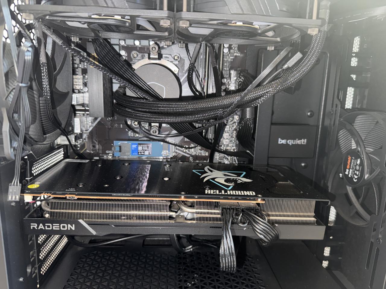 PC | RX 6700XT HELLHOUND | Ryzen 5 5600 | 32GB RAM | 1TB SSD