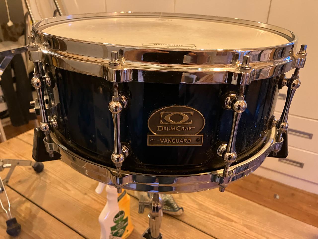 Mooie vintage Ludwig jazz-kit en veel andere drumstel onderdelen