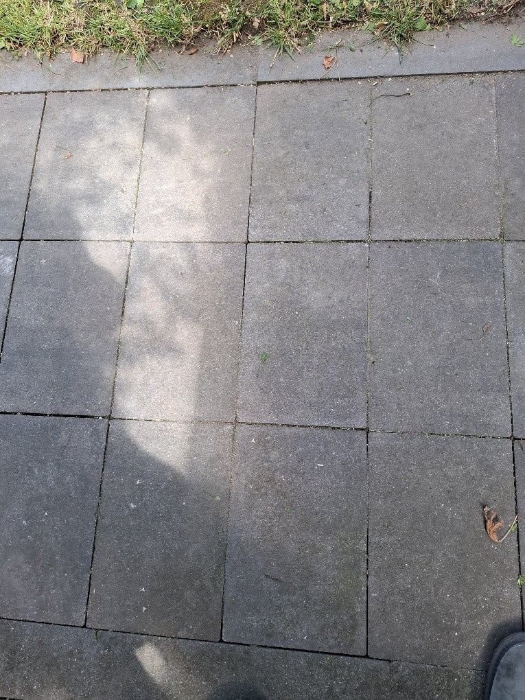 Koopje, nieuwe prijs 130 st, bestrating stenen