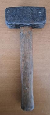 VUISTJE of MOKERHAMER 1400 gram