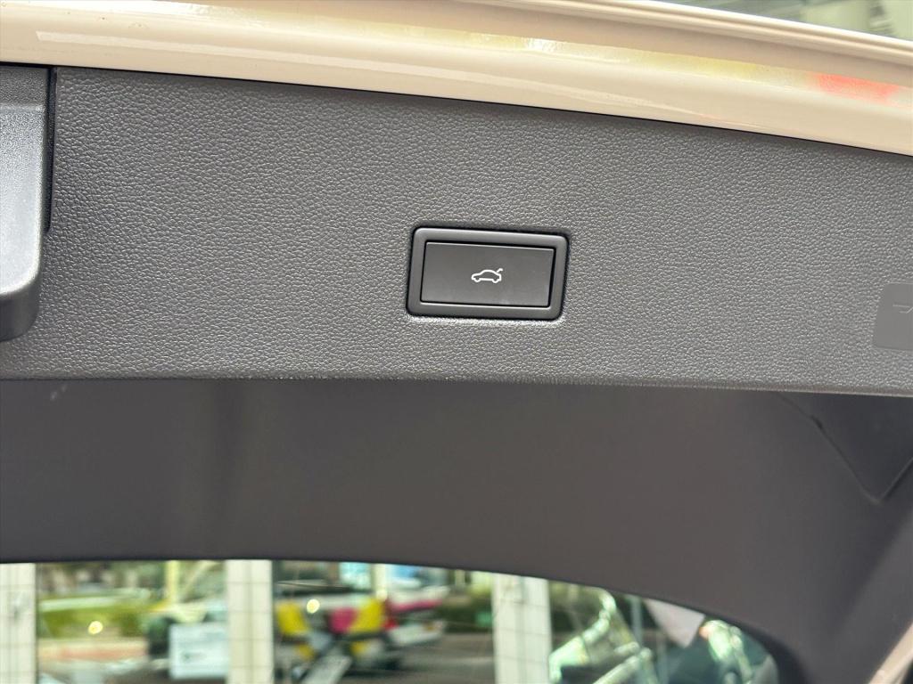 Volkswagen T-roc 1.5 tsi 150pk 7-dsg r-line| camera | keyless|unieke km sta