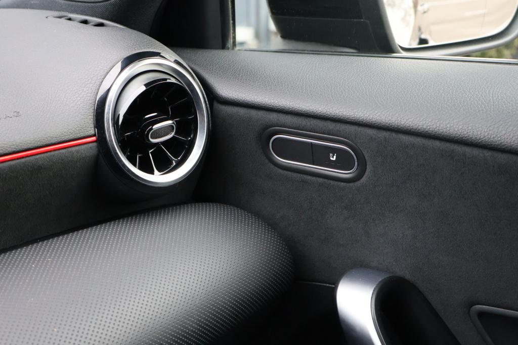 Mercedes-Benz A-Klasse 180 business solution amg i btw i automaat i camera 