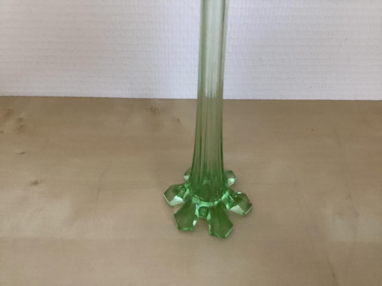 Soliflora vaas van uranium glas