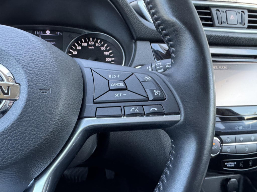 Nissan Qashqai 1.2 n-connecta design pack | panoramadak | navigatie | 360° 
