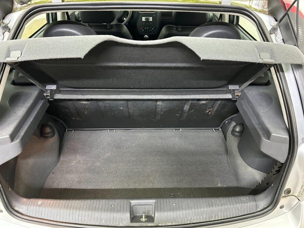 Opel Corsa occasion 1.2-16v rhythm | grijs | tweedehands opel corsa | cruis