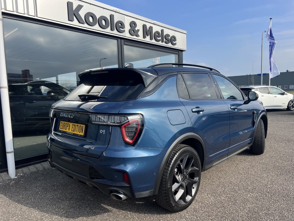 Lynk & Co 01 1.5 261pk plug in hybrid , zwarte velgen , panodak , 360 camer