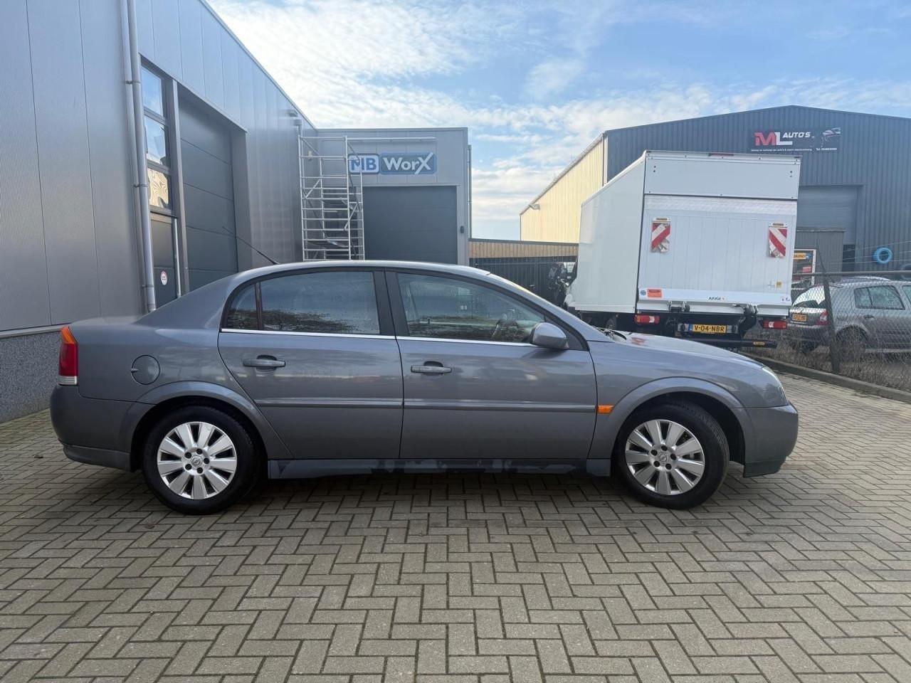 Opel Vectra 1.8-16V Elegance Vol Jaar Apk