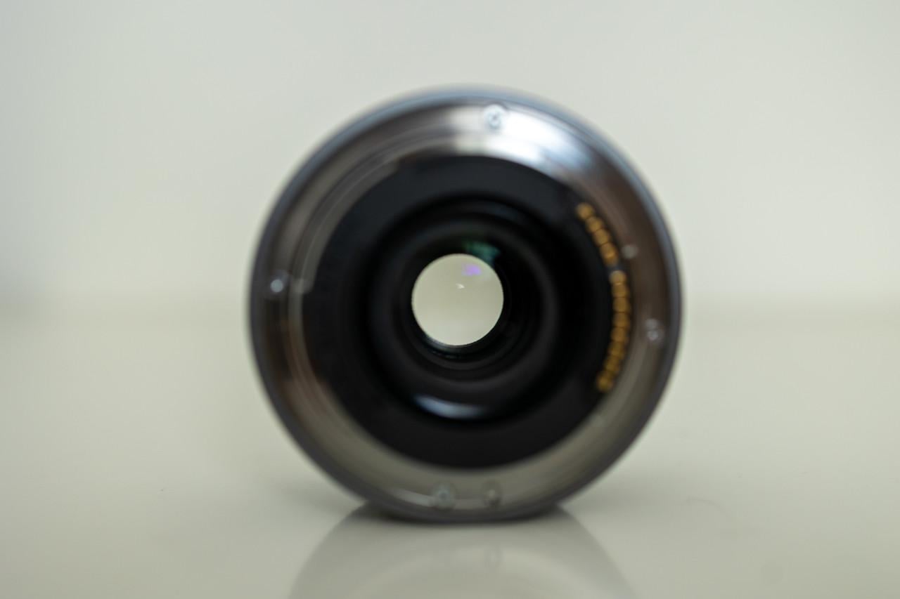 Canon RF 16 mm STM Ultra Groothoek lens
