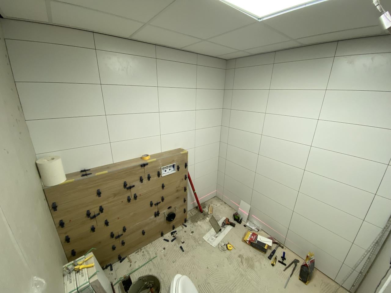 Tegelzetter. Totaalrenovatie van badkamers en toiletten.
