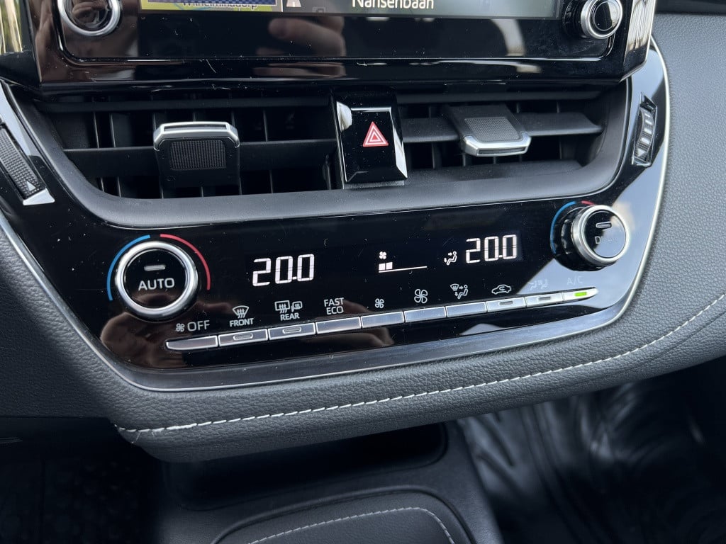 Toyota Corolla Touring Sports 1.8 hybrid trek