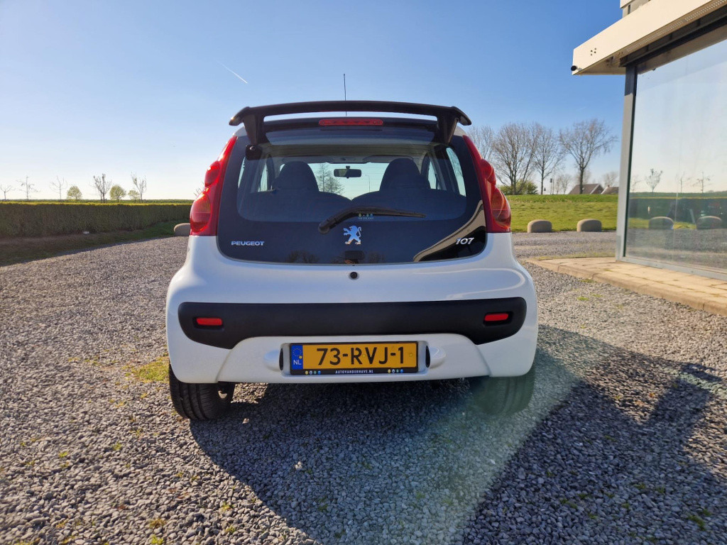 Peugeot 107 1.0-12v xs | airco | achterspoiler | velgen ''15 | toerenteller