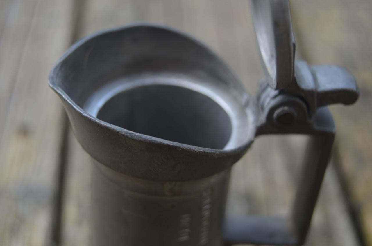 4 Tinnen kannen / maatbekers diverse maten