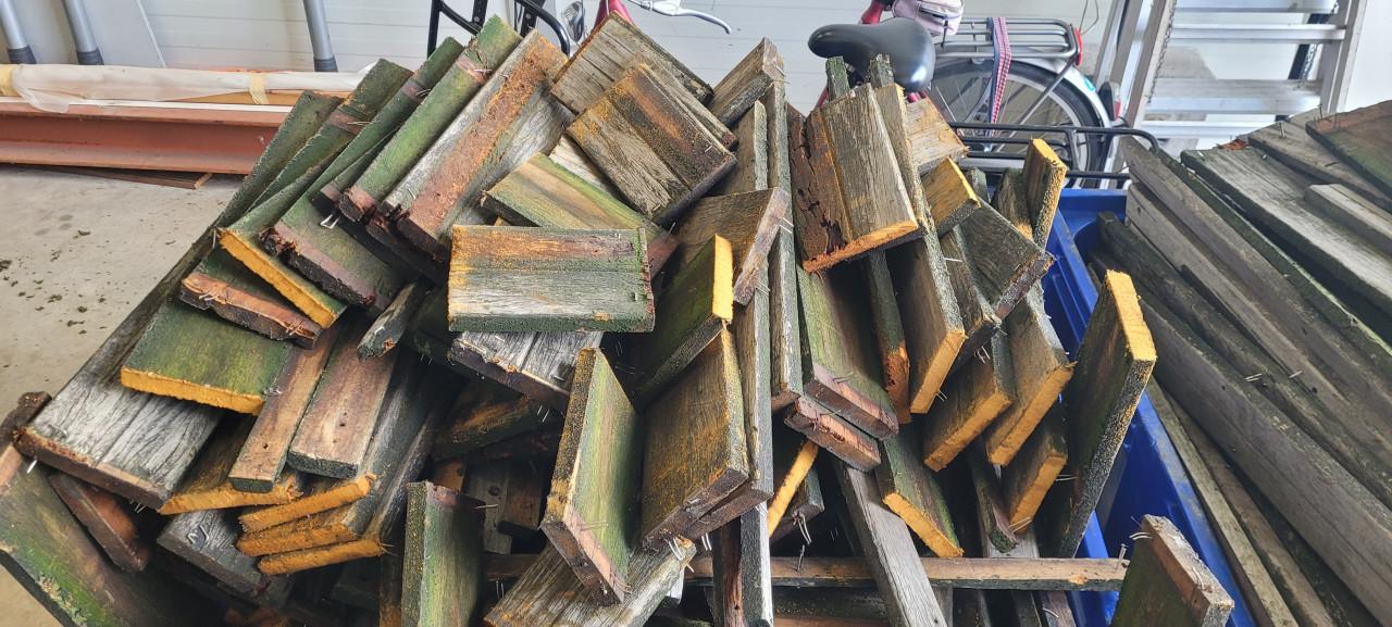 Bak Brandhout voor een krat bier