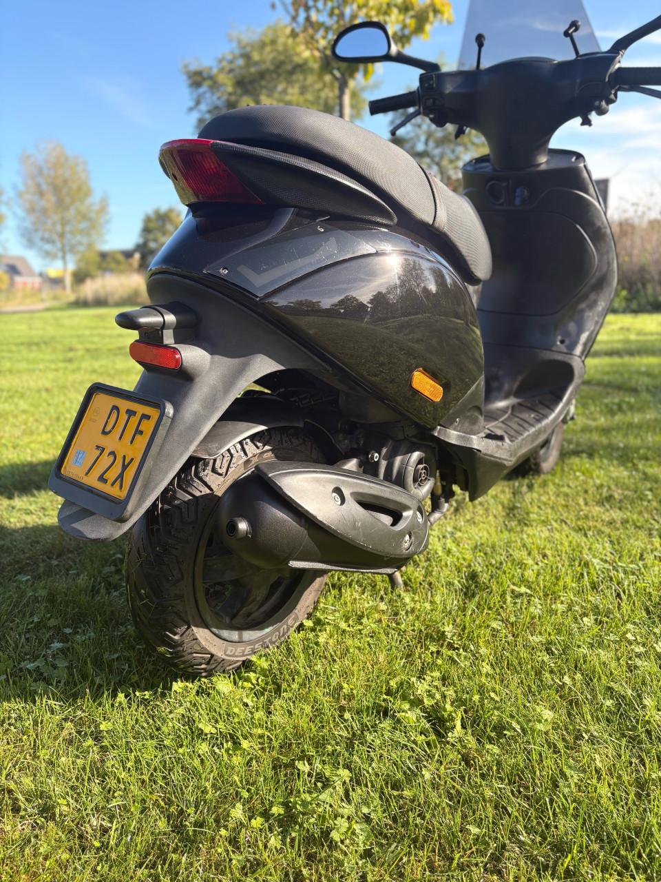 Piaggio Zip iGet 2019 - 45 km/u - Rijklaar