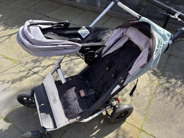 Mountain Buggy Duet dubbele kinderwagen + 2 reiswiegen + regenhoes