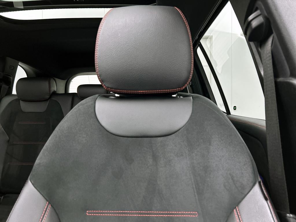 Mercedes-Benz Glb 180 business solution amg | panoramadak | sfeerverlichtin