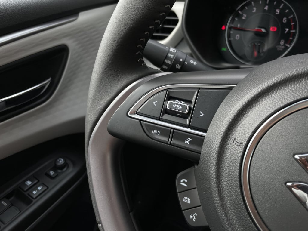 Suzuki Swift 1.2 style smart hybrid