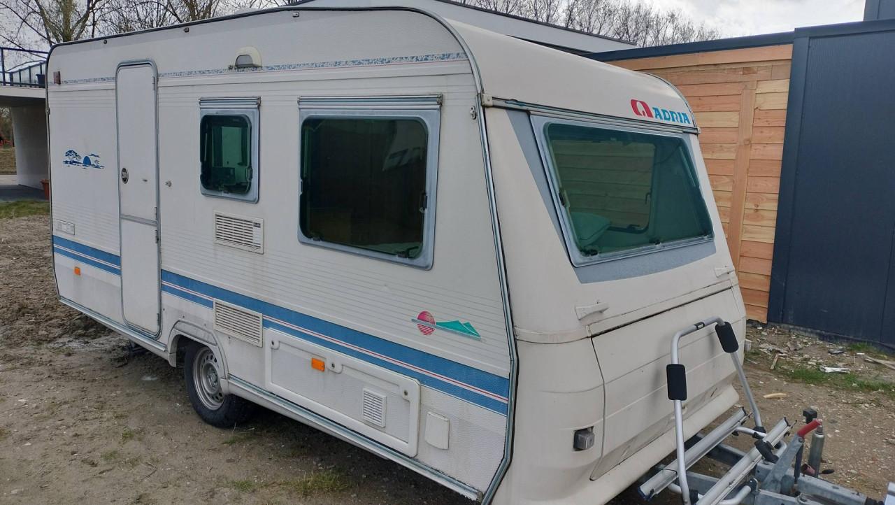 Adria 431 (2002) met voortent