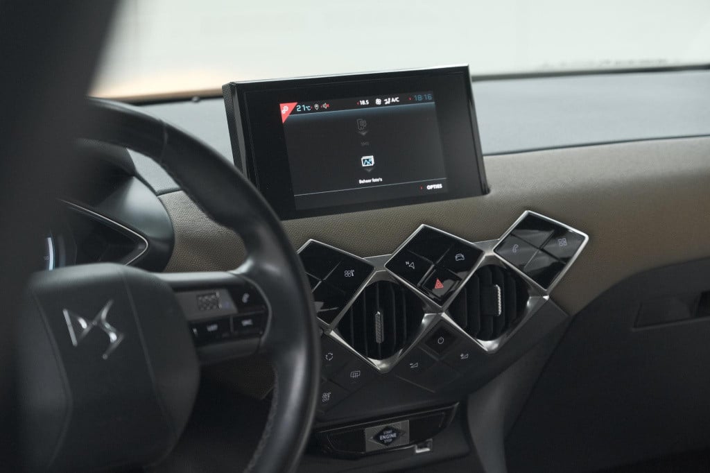 Ds Ds 3 crossback e-tense so chic 50 kwh | camera | dodehoekdetectie | appl