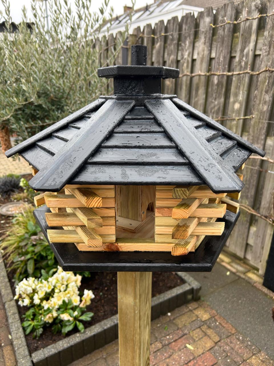 Voederhuisje te koop op poot of hang