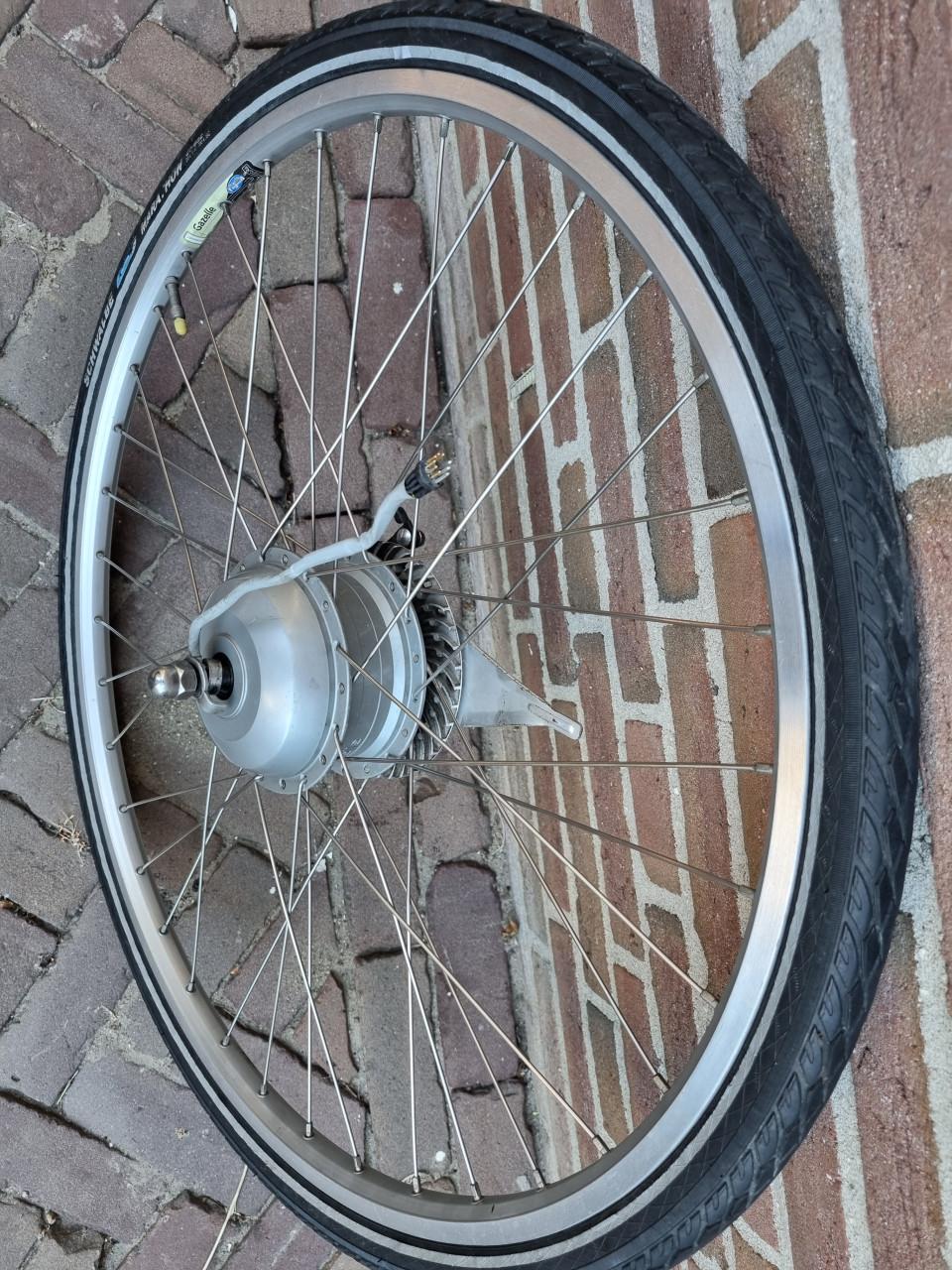 Voorwielmotor Gazelle Innergy met goede Schwalbe band
