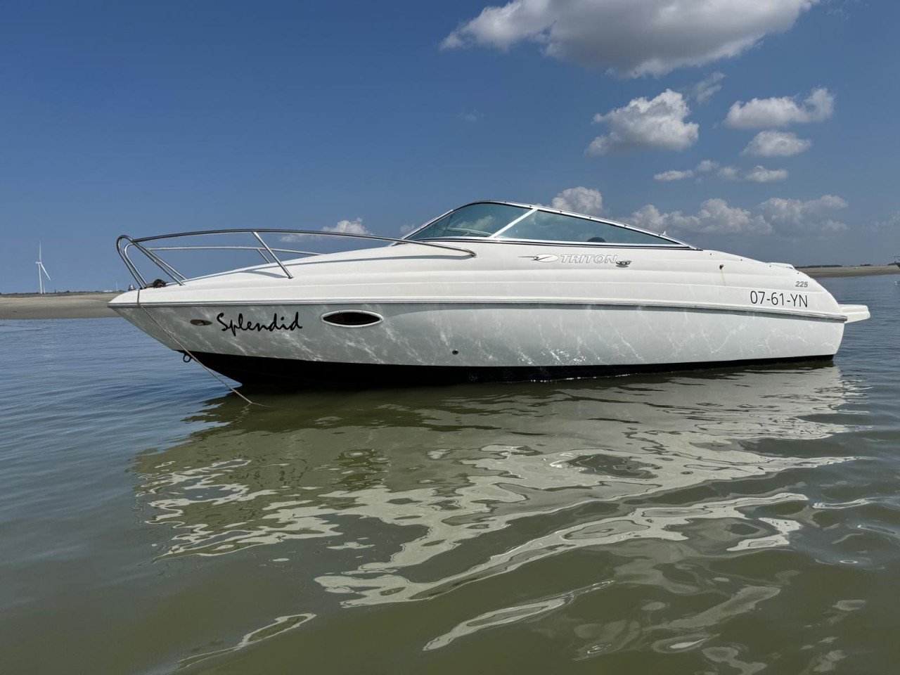 Sportboot Triton 225 Cuddy met zuinige 150pk dieselmotor