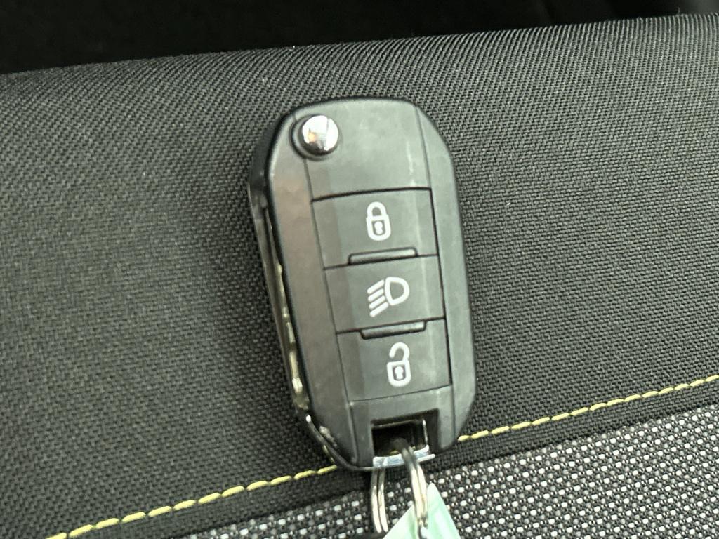 Citroen C3 83 pk business | rijklaar | navi | lm velgen |