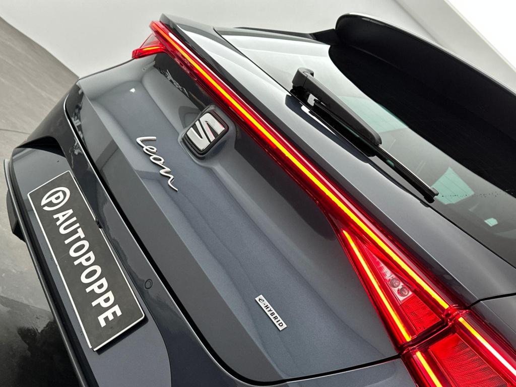 Seat Leon style business intense 1.5 tsi ehybrid 150 kw / 20