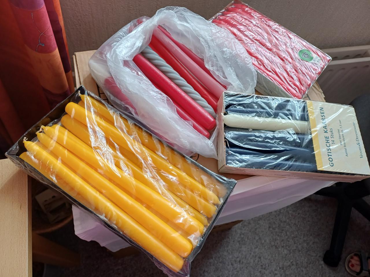 TE KOOP Dinerkaarsen (± 45 stuks)