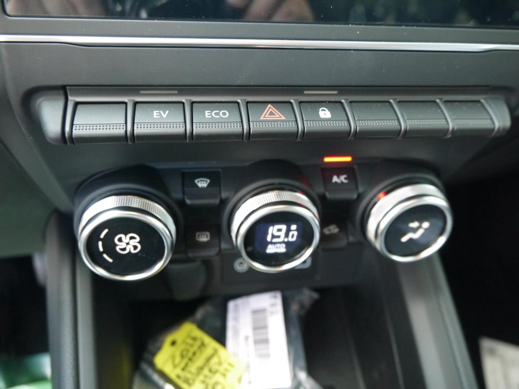 Mitsubishi Colt 1.6 hev intense