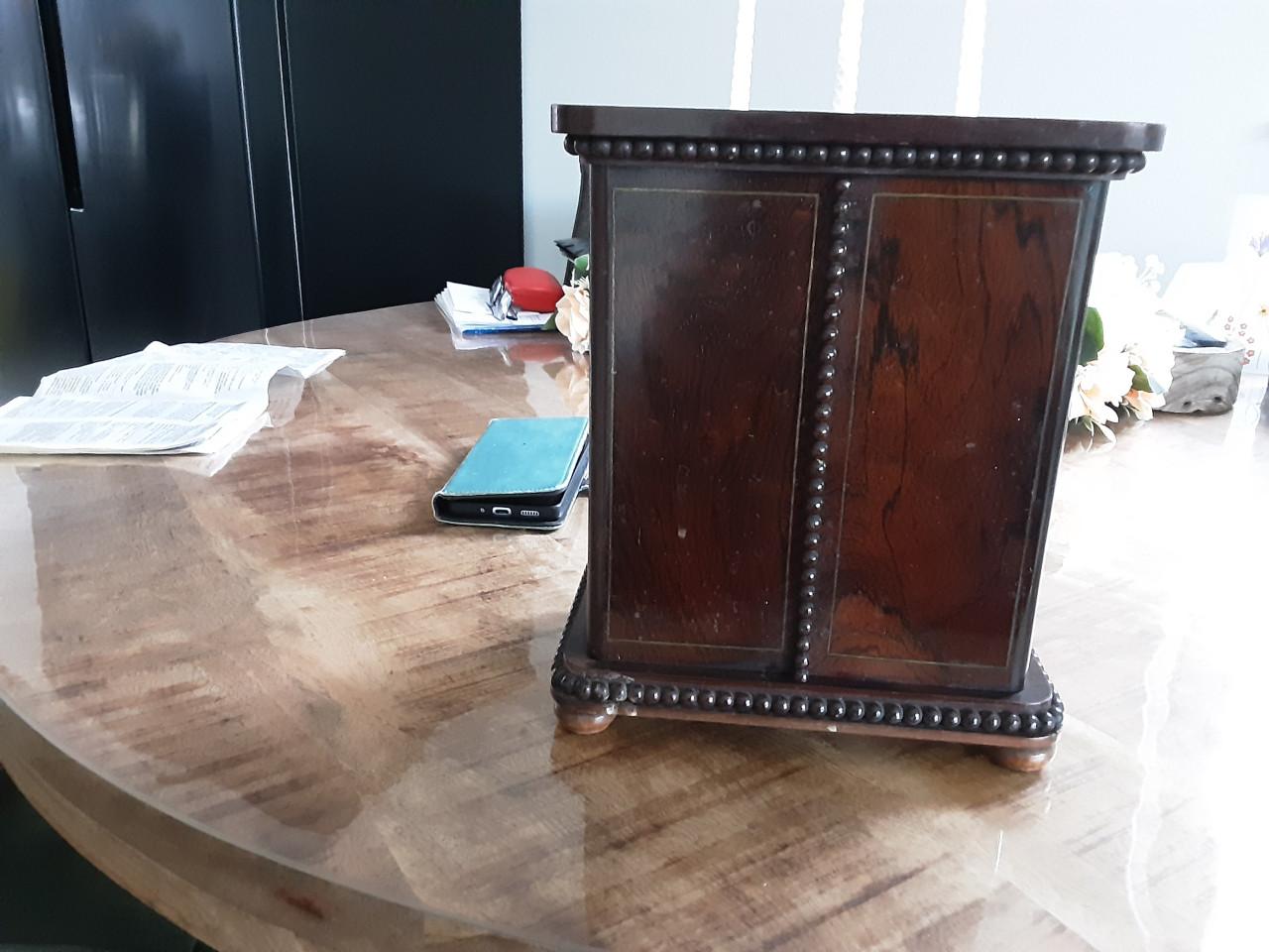 Heel leuk oud sieradenkastje,