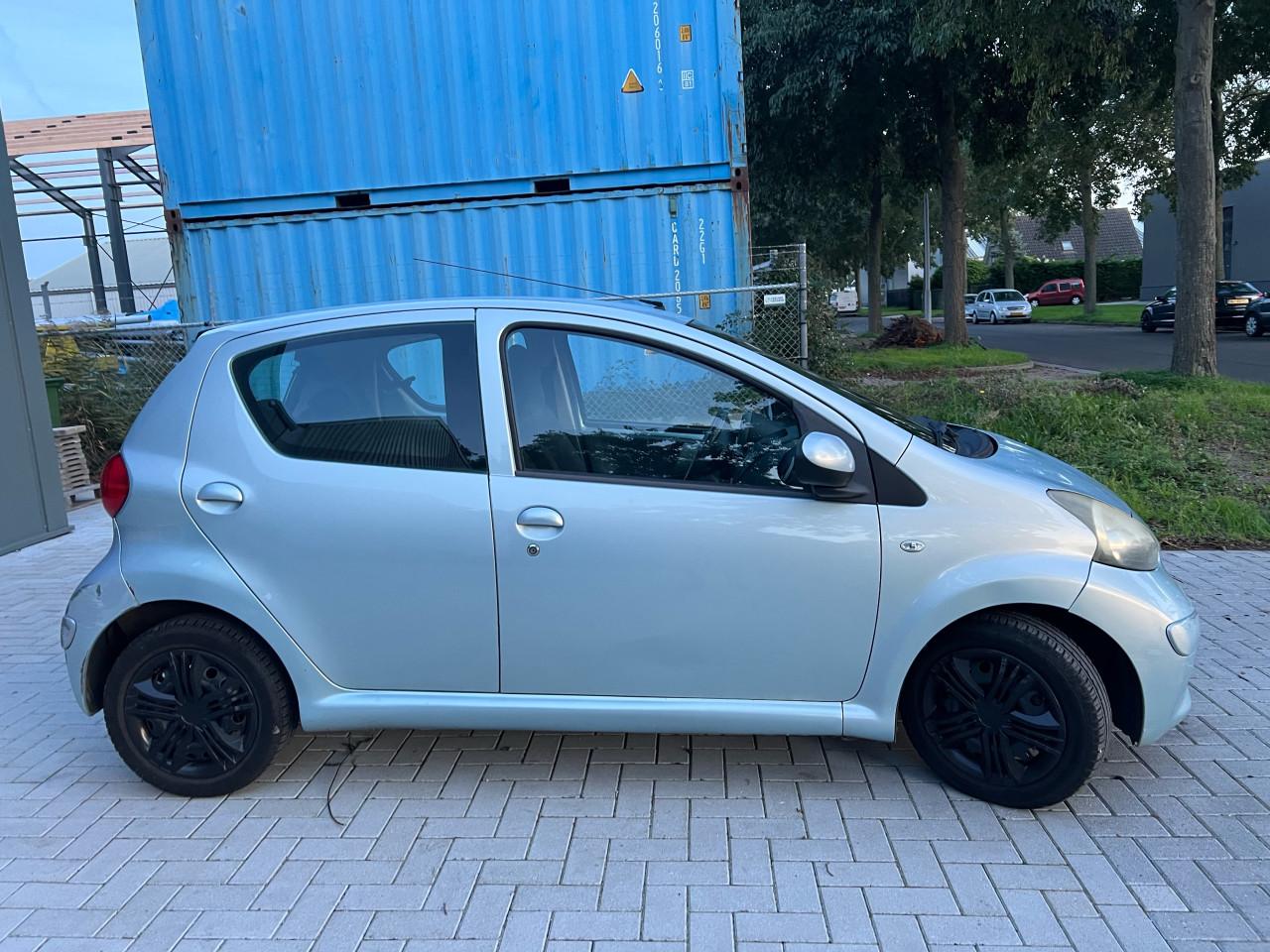 Toyota Aygo 1.0-12V Airco € 999