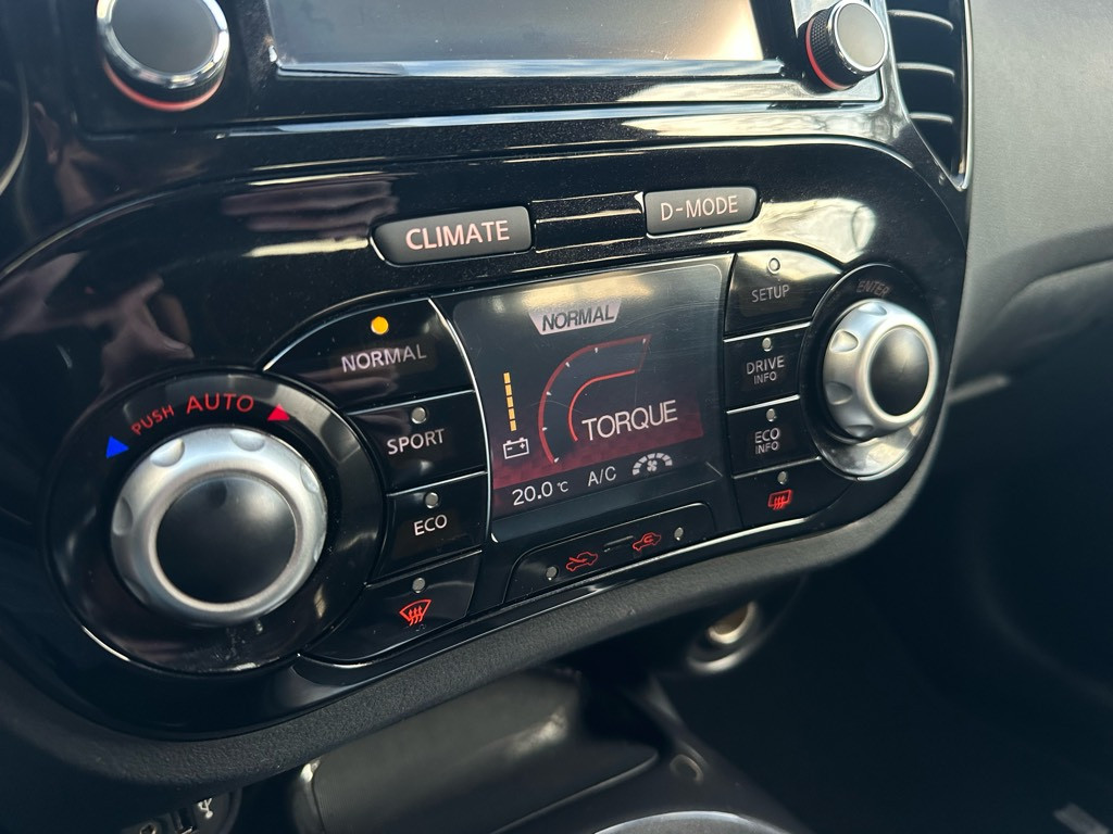 Nissan Juke 1.6 connect ed. cruise control / camera / climate