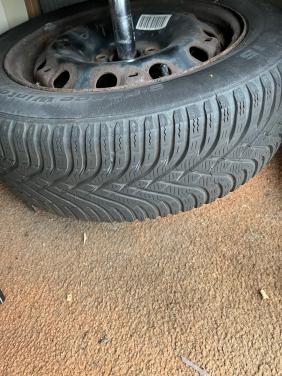 Set winterbanden op velg inclusief VW wieldoppen