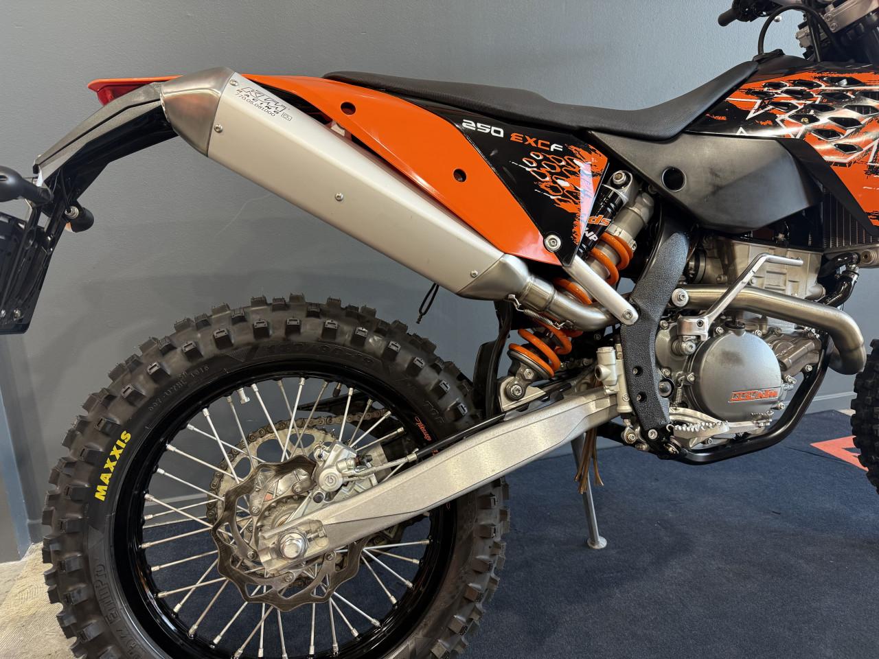 KTM 250 EXC-F bijna nieuw!