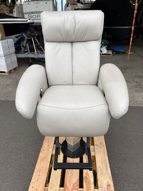 Prachtige nieuwe lederen elektrisch in hoogte verstelbare bootstoel 24 volt