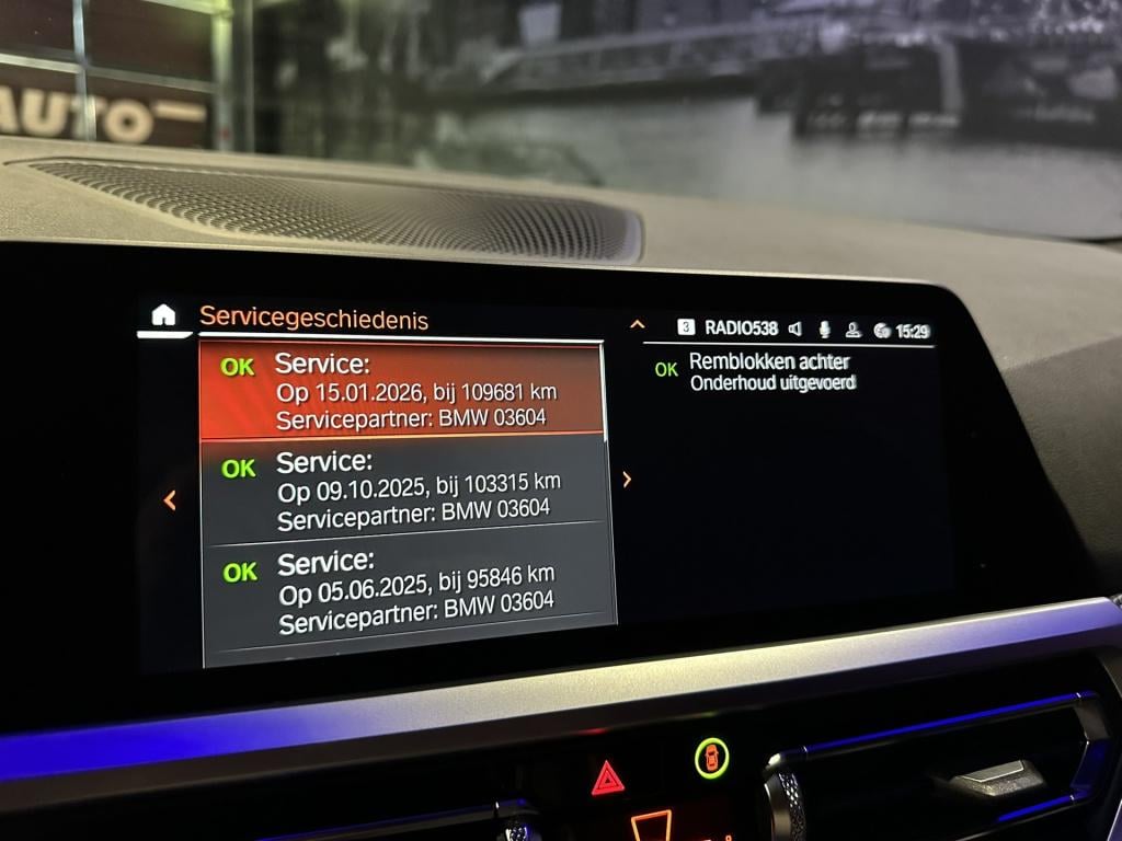 BMW 3-serie 320i high executive *facelift*memory*hud*camera*keyless