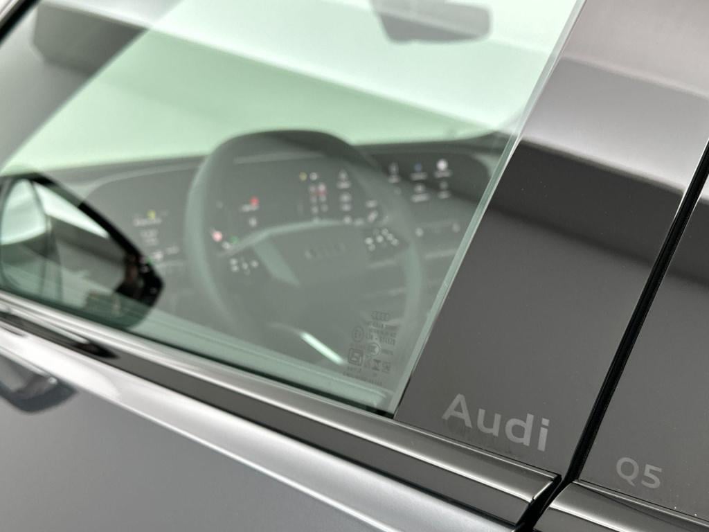 Audi Q5 s edition competition e-hybrid 270 kw / 367 pk suv