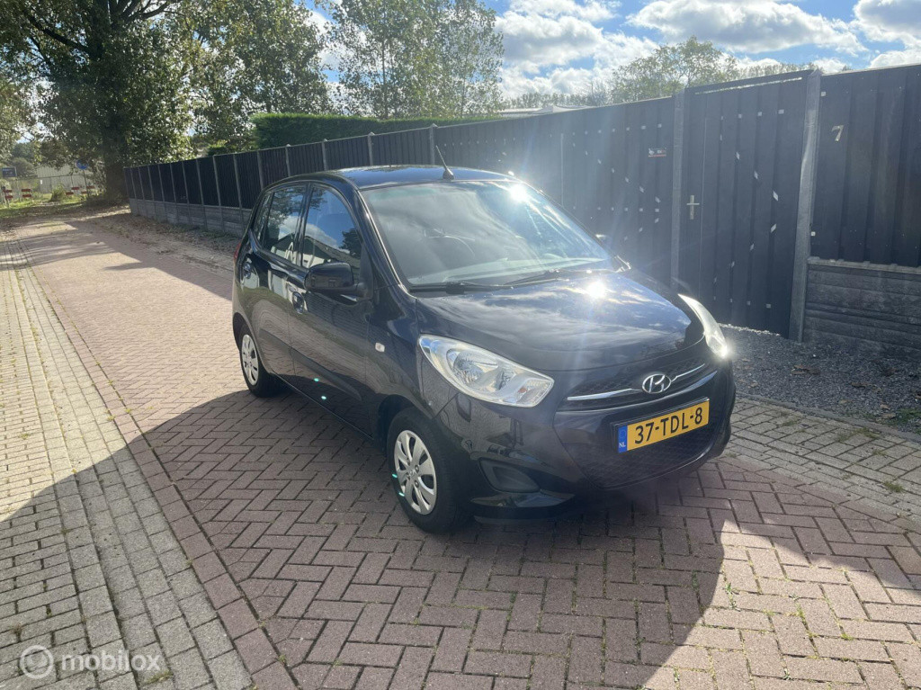 Hyundai I 10 1.1 i-drive in prijs verlaagd