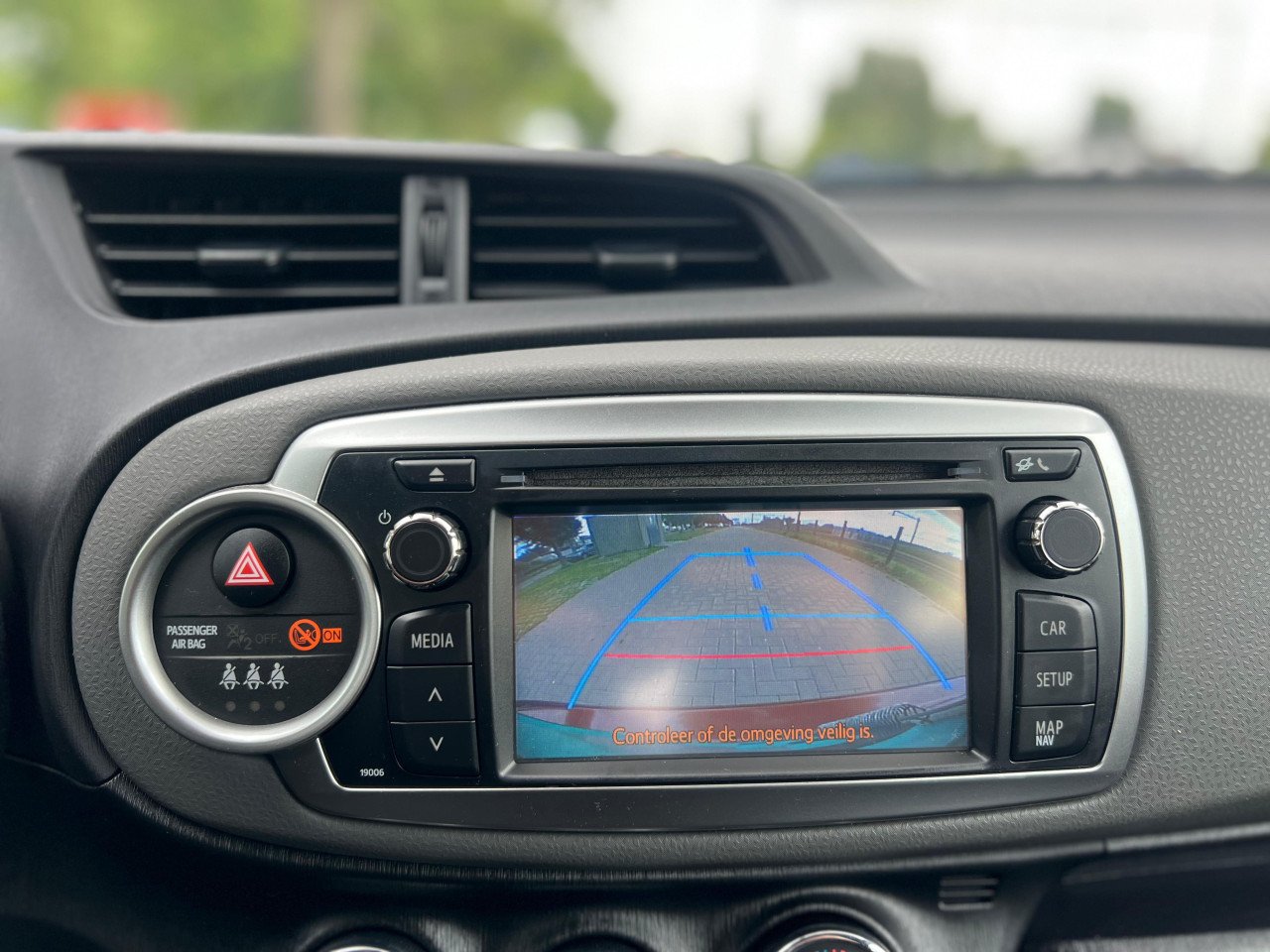Toyota Yaris 1.3 VVT- i Aspiration | 5- Deurs | Automaat!  | Navi + Camera