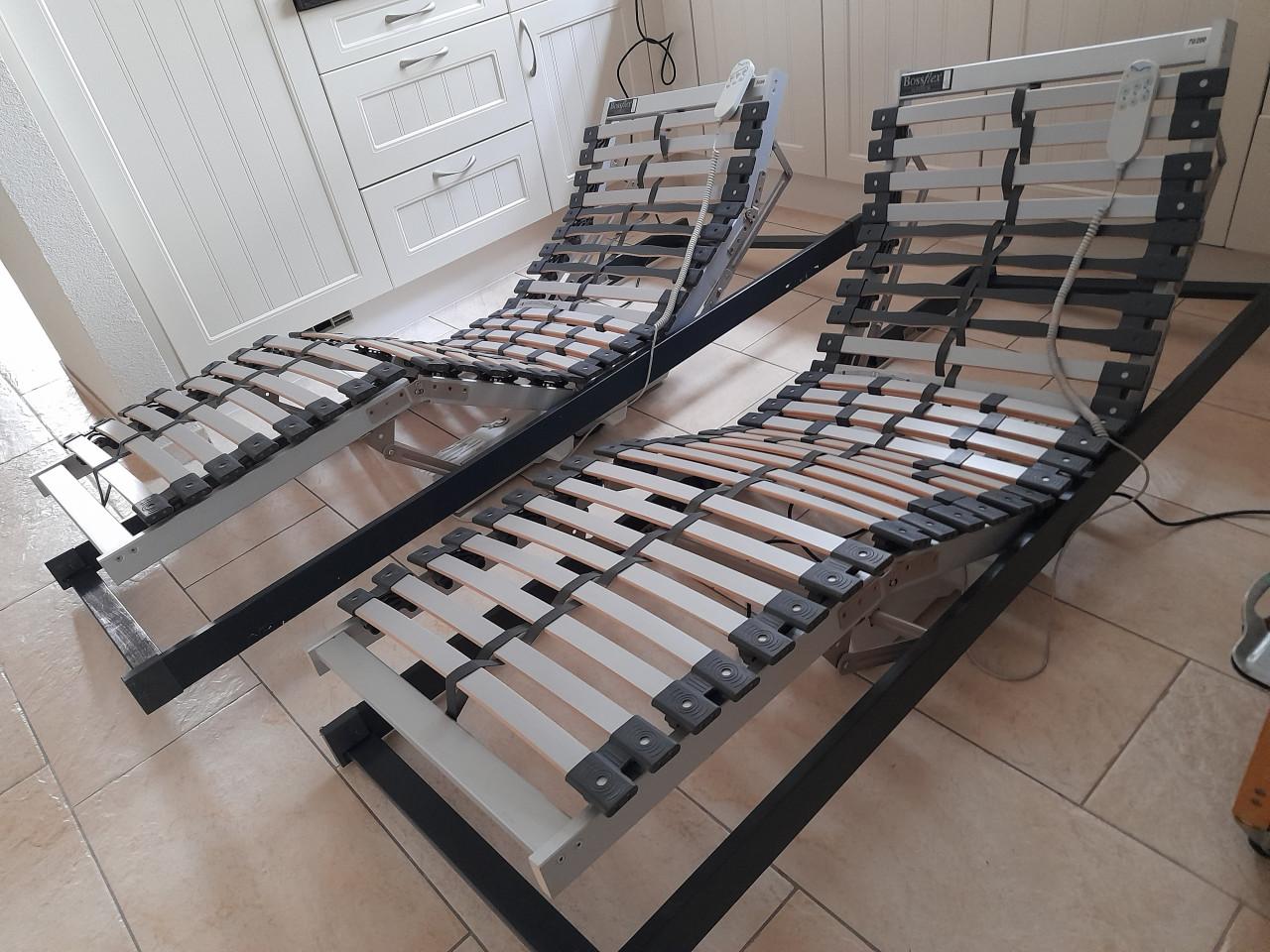 2 x Bossflex elektrisch verstelbare lattenbodems 70 x 200 (in goede staat)