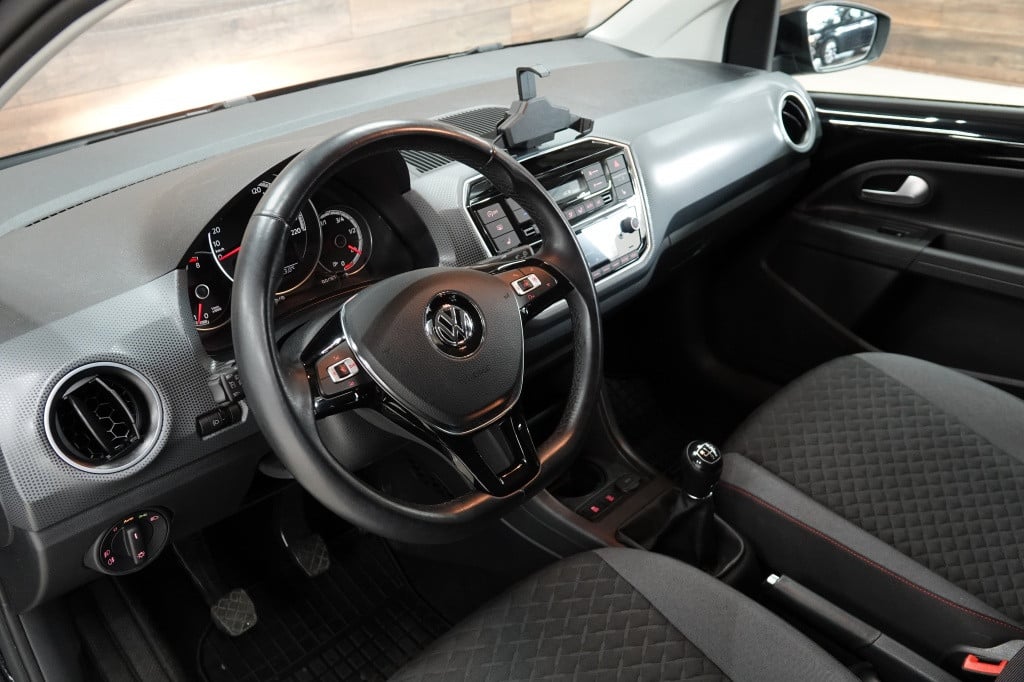 Volkswagen UP! 1.0 tsi high up! | cruise | pdc | bluetooth |