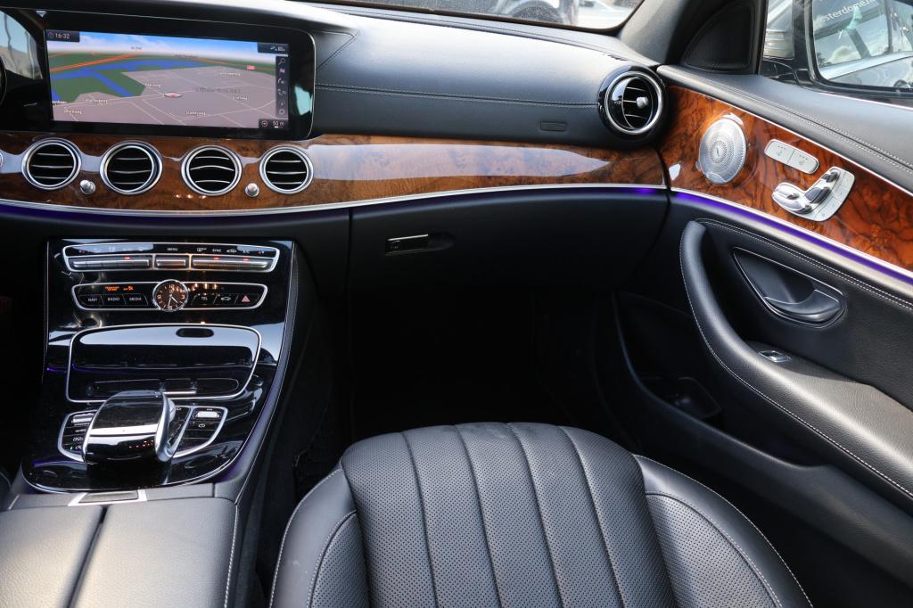 Mercedes-Benz E-Klasse 200 exclusive l airmatic luchtvering l panoramadak l