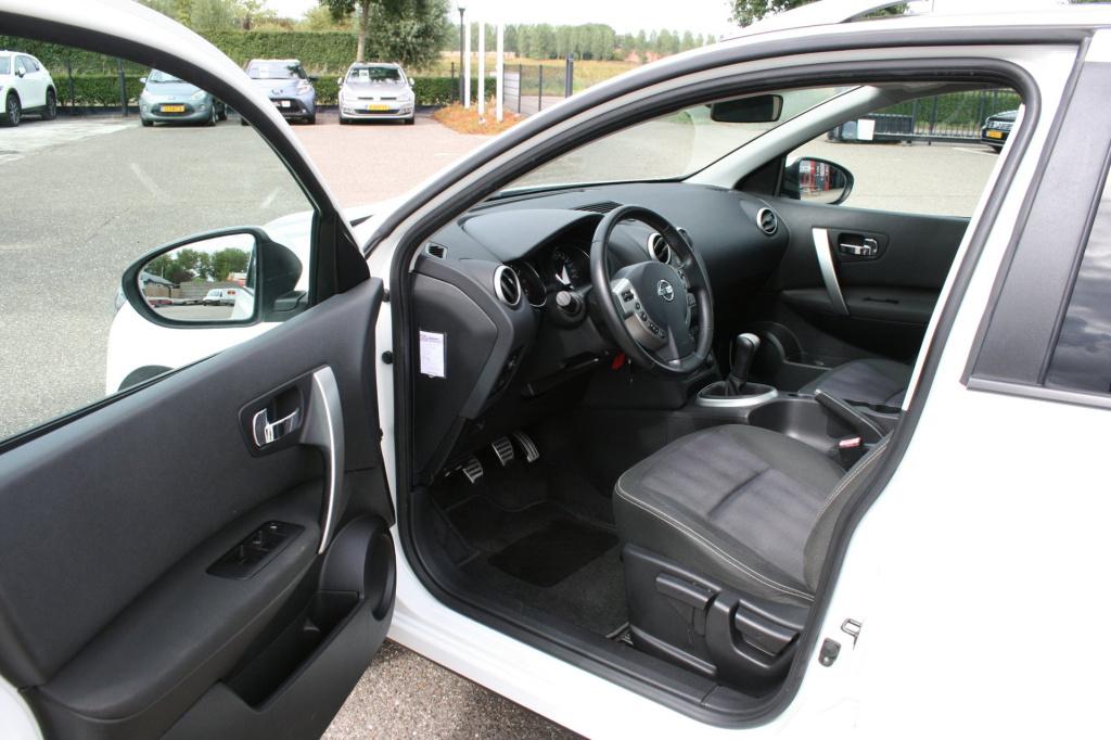 Nissan Qashqai 1.6 connect edition / pano / afn. trekhaak / camera