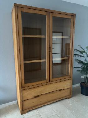 VITRINEKAST - massief eiken