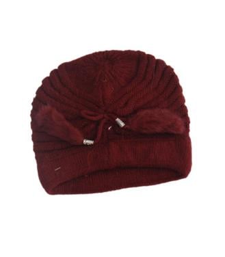 Gebreide rode muts met strik