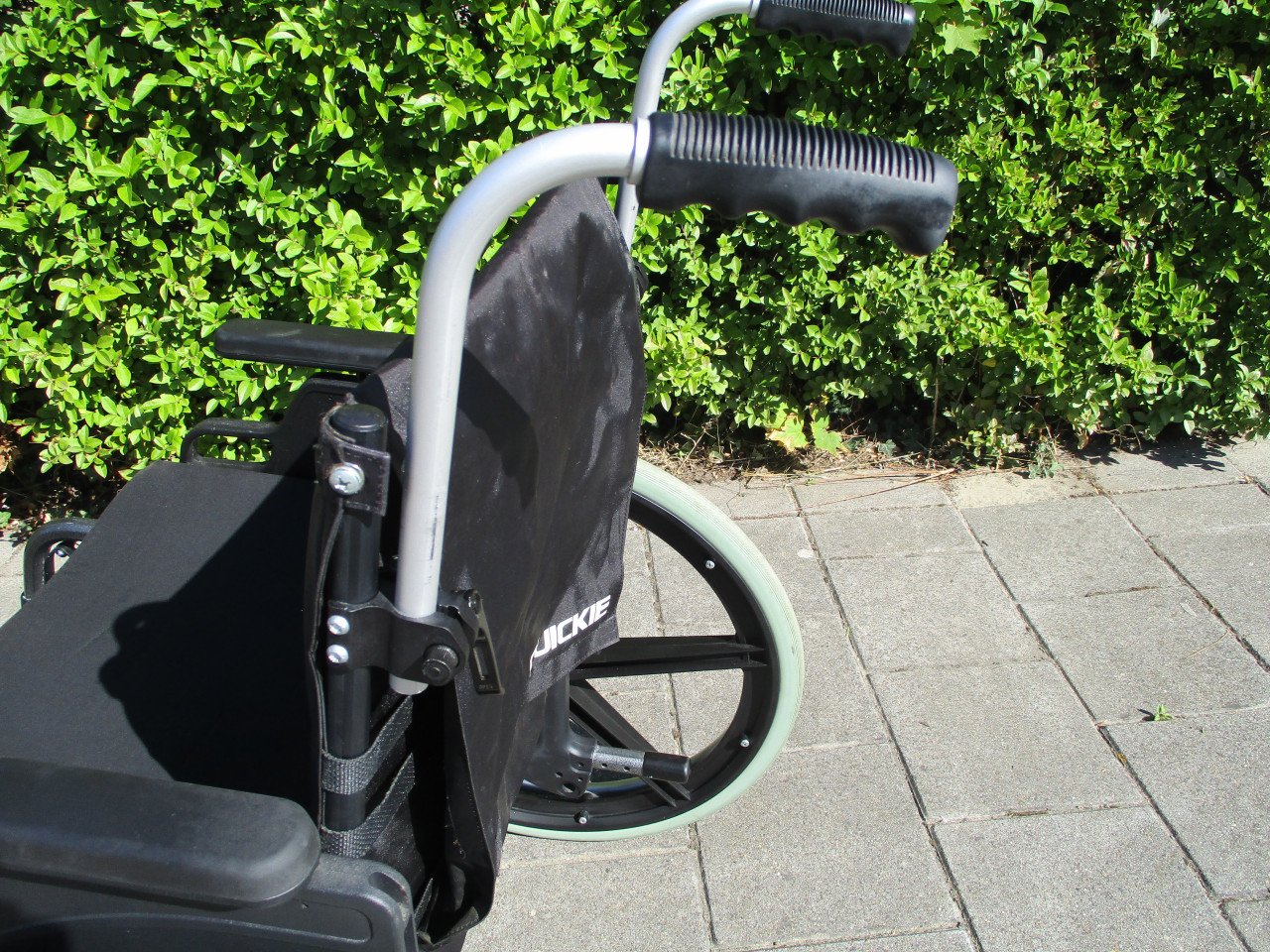 Te koop QUICKIE rolstoel voor grotere en zwaardere mensen (max 150 kg )