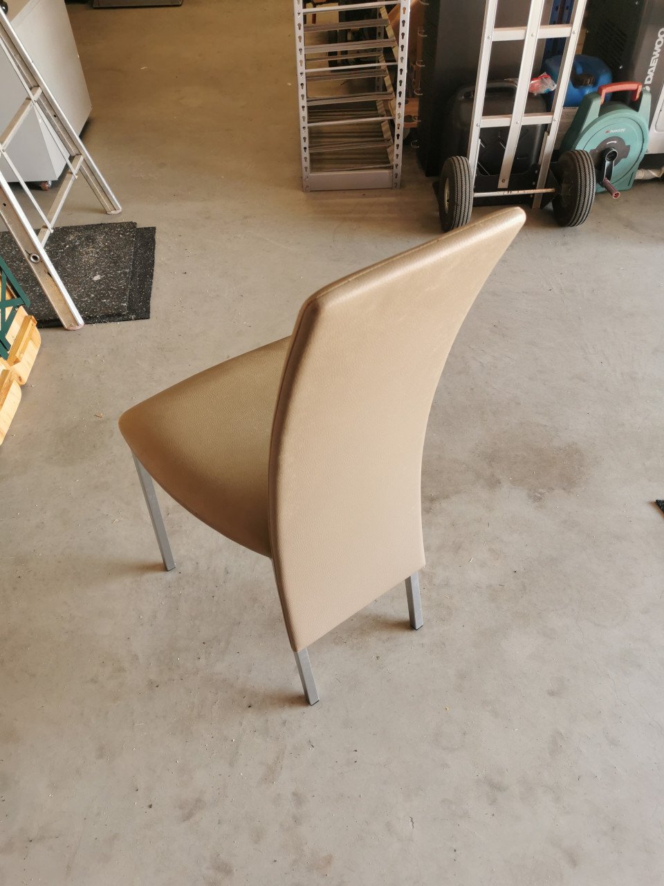 8 Eetkamerstoelen